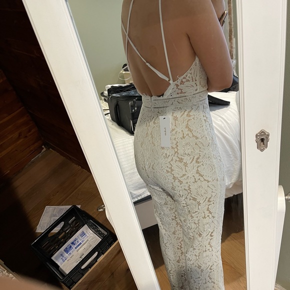 White jumpsuit - Picture 3 of 4